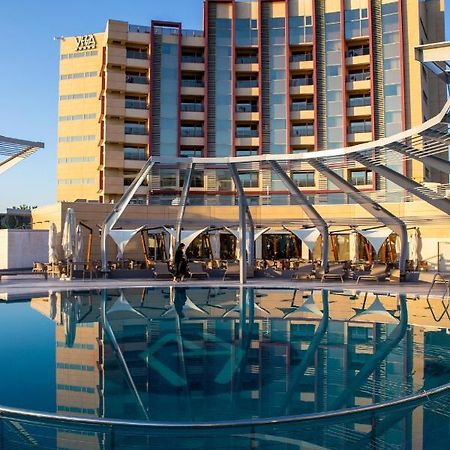 Vega Hotel Mamaia Extérieur photo The pool at the hotel