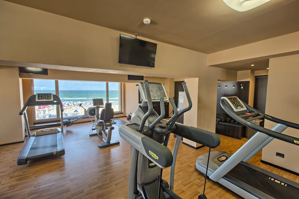 Vega Hotel Mamaia Extérieur photo The gym at the hotel