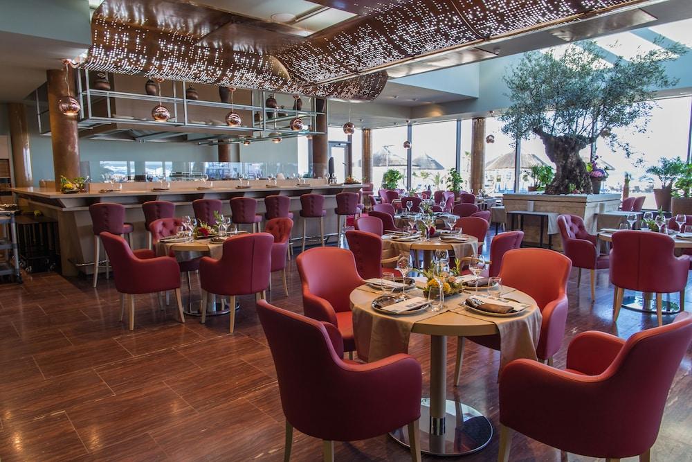 Vega Hotel Mamaia Extérieur photo The restaurant