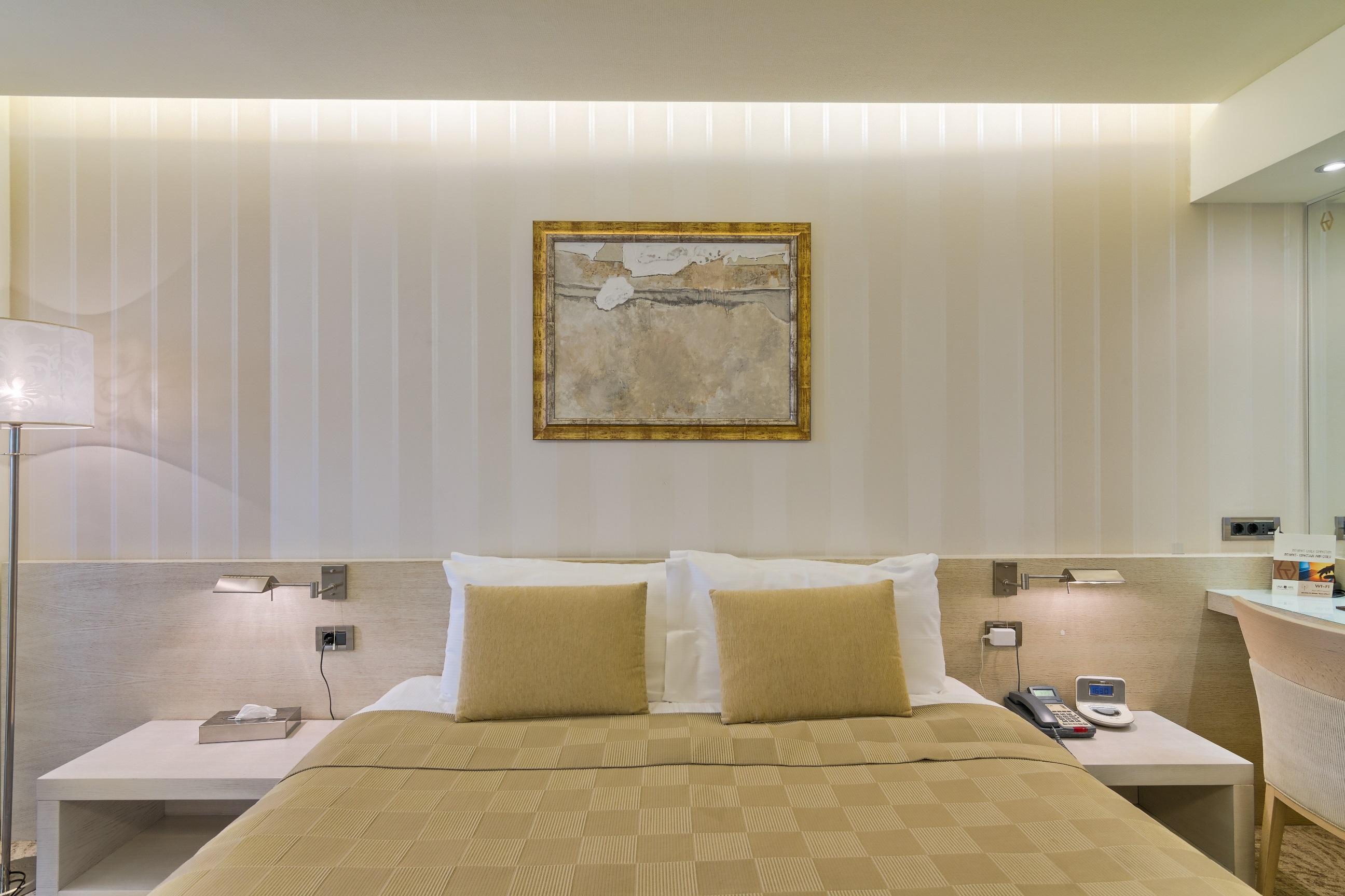 Vega Hotel Mamaia Extérieur photo A room at the hotel