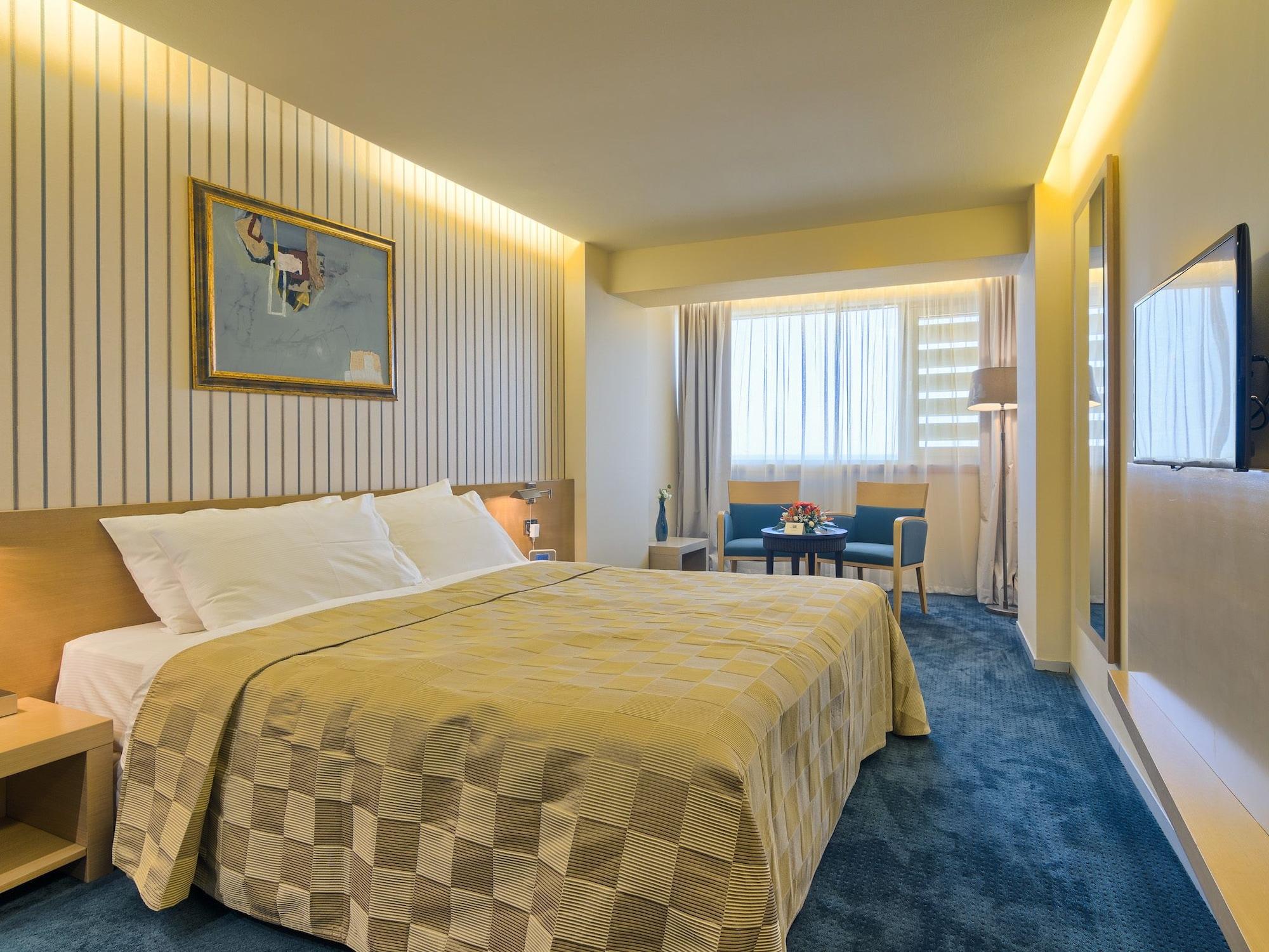 Vega Hotel Mamaia Extérieur photo A room at the hotel