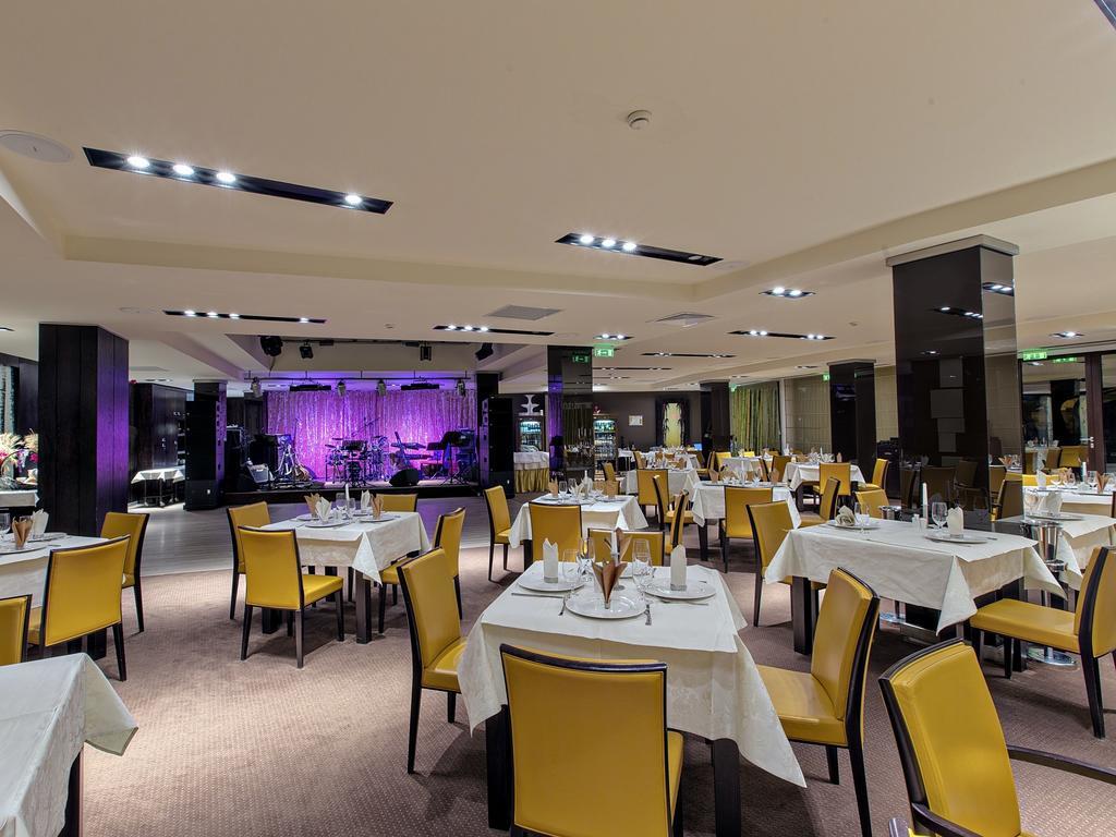 Vega Hotel Mamaia Extérieur photo The restaurant