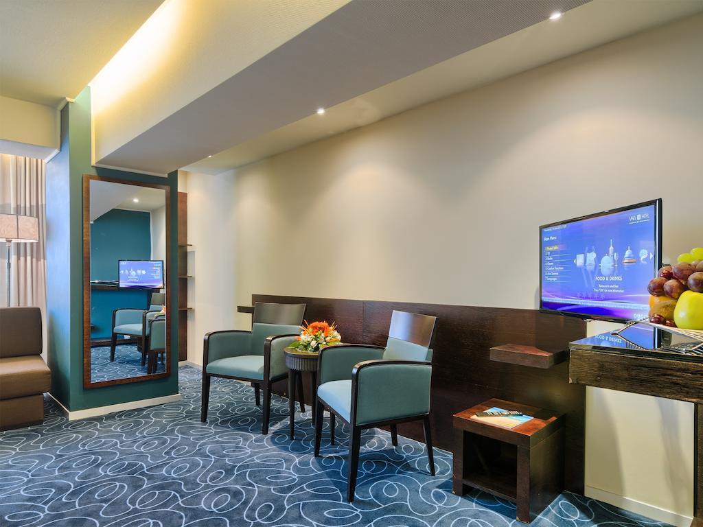 Vega Hotel Mamaia Chambre photo A suite at the hotel